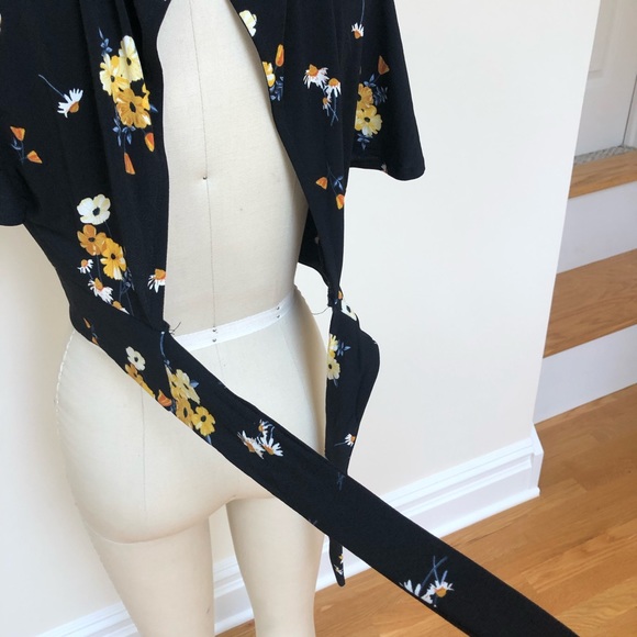 NWOT Open Tie Back Top - Picture 5 of 5